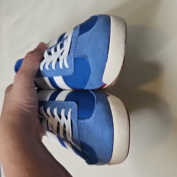 Madden Girl Blue/White Lace Up Sneakers Size 9 Leather NWOT - Picture 3 of 6